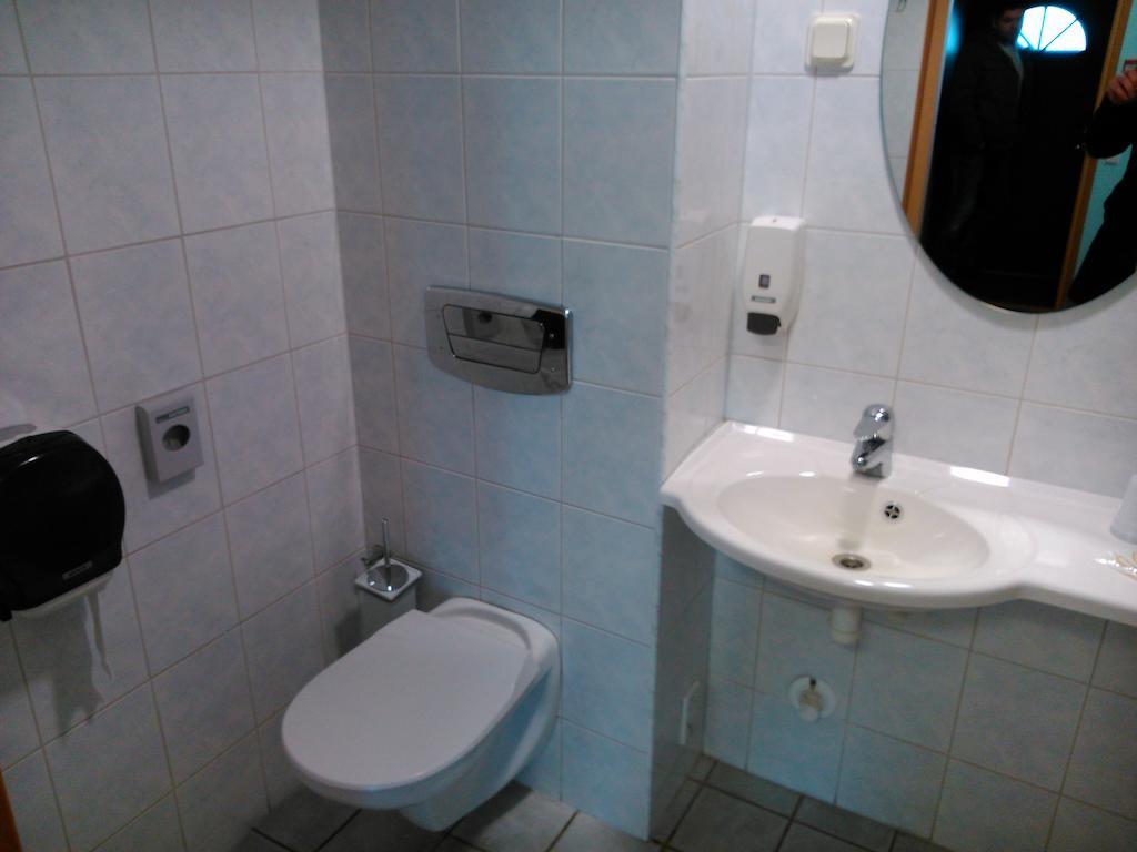Maennimaee Guesthouse ヴィリャンディ 部屋 写真